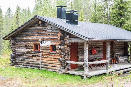 Satu, kahden makuuhuoneen kelomökki, lukuisten polkujen, polkupyöräreitin sekä kalaisan tunturilammen vieressä, Syöte