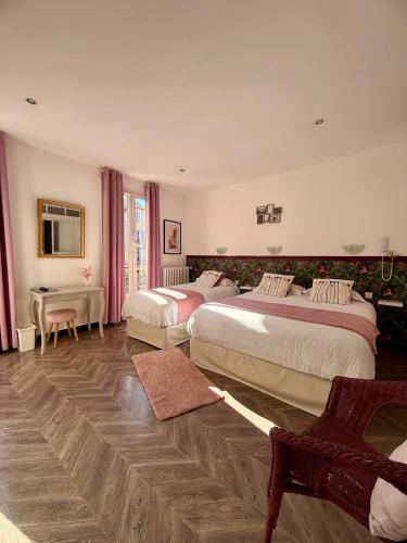 . Le Grand Hotel