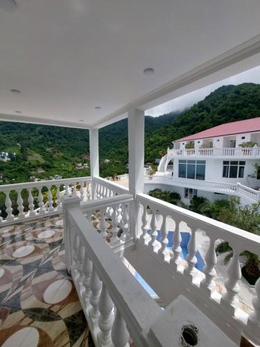 外部景觀, Dezu in 克瓦里亞提