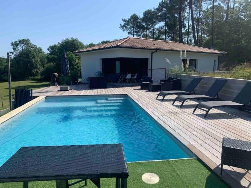 Maison Croignon 140 m2 with pool gîte à louer Cursan