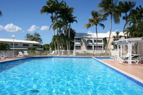 Superbe studio avec CITERNE d'Eau et Piscine, En plein coeur de la Marina! Proche Aéroport & Ferry (Superbe studio avec CITERNE d'Eau et Piscine, En plein coeur de la Marina! Proche Aeroport & Ferry) in Baimbridge