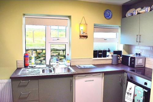 Heather Cottage Doolin in Coogyulla