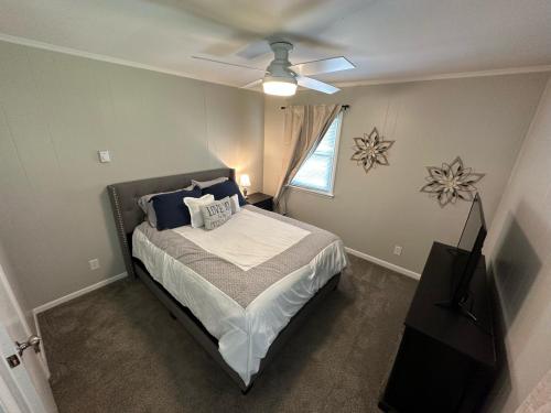 Swayzee St Suite in แมเรียน