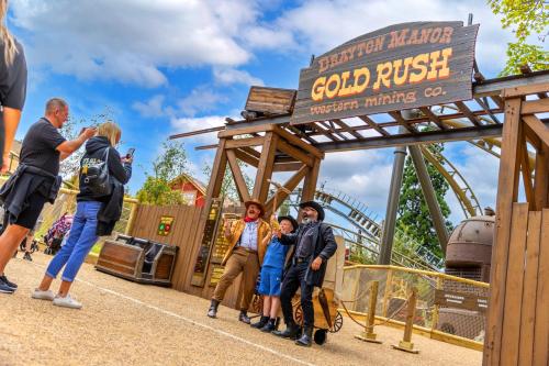 Drayton Manor Hotel - image 11