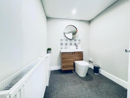 Top Floor Apartment with Castle Views in Slateford