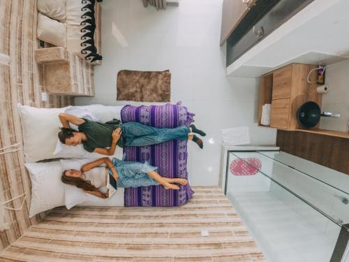 1 king bed, 1 twin bed