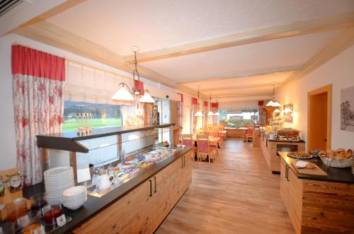 Restaurant, Hotel Restaurant Cafe Fuggerhof in Oberstdorf