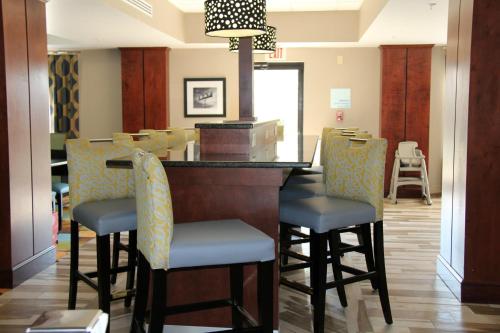ทัศนียภาพภายนอกโรงแรม, HOLIDAY INN EXPRESS & SUITES ROANOKE RAPIDS By IHG in โนอาโนคแรพิดส์ (NC)