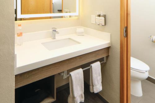 647729432 Holiday Inn Express Manzanillo by IHG
