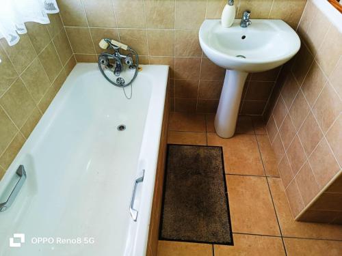 Baño, 23 Country Cabanas, Scottburgh in Scottburgh