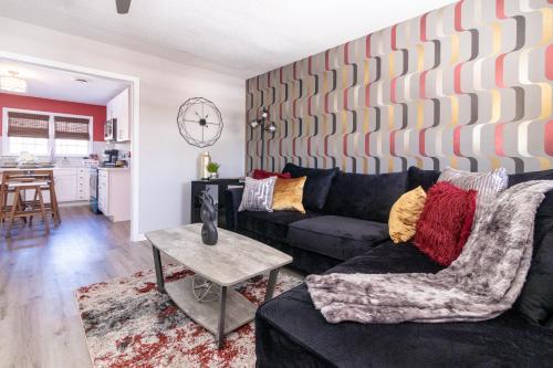 . Rear deck w/ Soaking tub + Wi-Fi & Parking