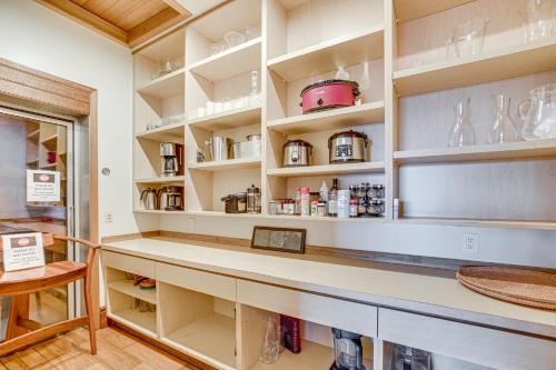 Resort-Style Home on Keauhou Bay Great for Groups