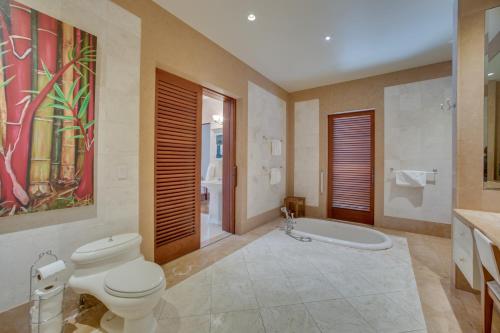 Resort-Style Home on Keauhou Bay Great for Groups