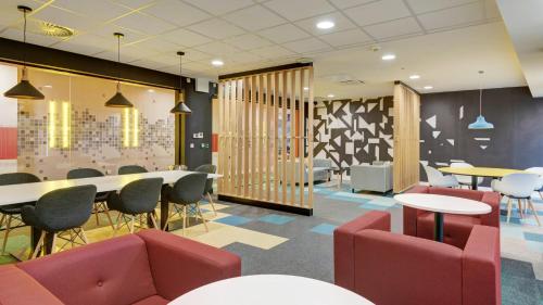 Comoditats, Hub at New Bridewell in Bristol