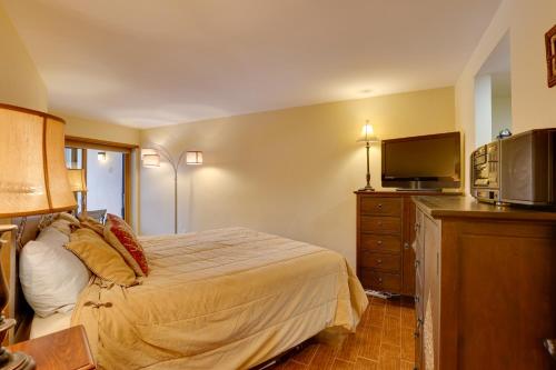 Vail Condo with Hot Tub Access 1 Mi to Skiing! - image 13