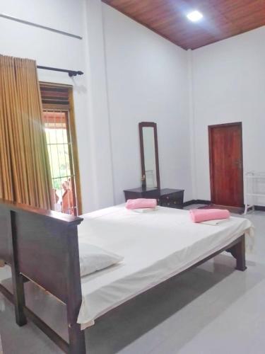 Deluxe Double Room image 3