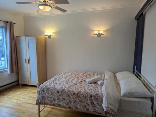 Bright room near Metro Monk station with Self Check-in — other in 1785 Avenue Woodland, Montréal Canada, H4E 2J2