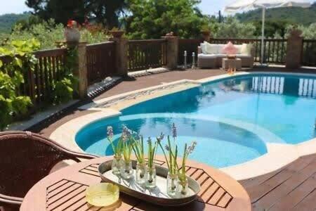 Dreamy Villa Jasmine in Skiathos with Your Exclusive Private Pool gîte à louer Troulos
