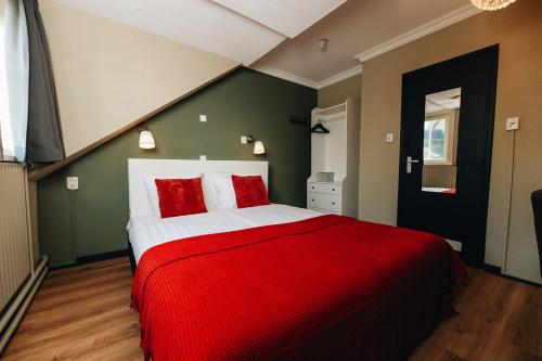 Hotel Renesse - Tap to explore photos
