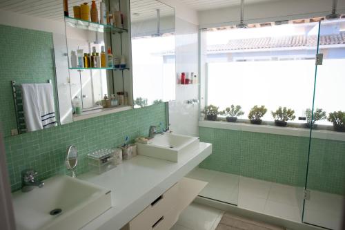 حمام, Casa de Luxo a Beira Mar em Búzios, RJ (Casa de Luxo a Beira Mar em Buzios, RJ) in Vila Luiza