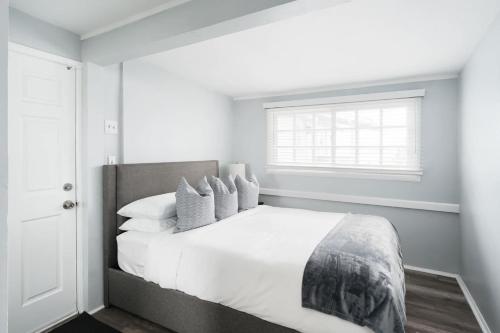 Bankers Hill Chic Roomy Home Near Airport in San Diego, USA