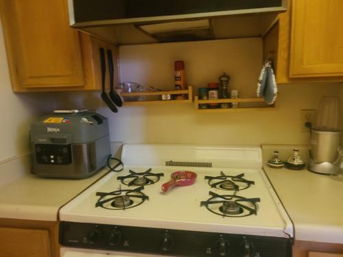 Kitchen, Guest Room in Sherman Oaks with private bathroom and balcony in Sherman Oaks