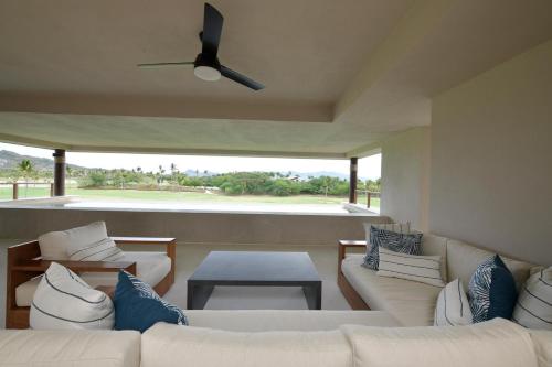 Condo Silver in El Encanto