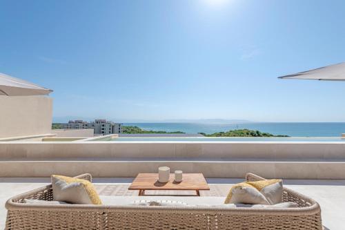 Rooftop Oasis In El Surf