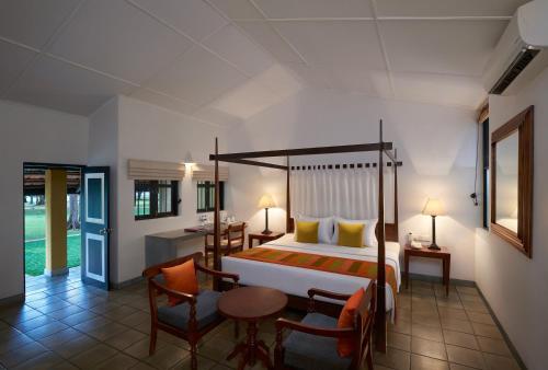 	 Deluxe King Lake View - Discounts (15% on F&B, 10% on SPA) image 6