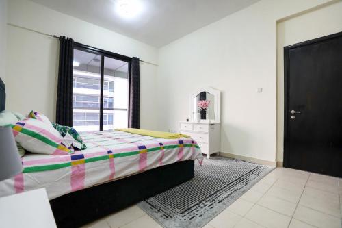 LUXURY 1BED MARINA VIEW JBR BEACH POoL PARKING, Dubaï (photo 6)