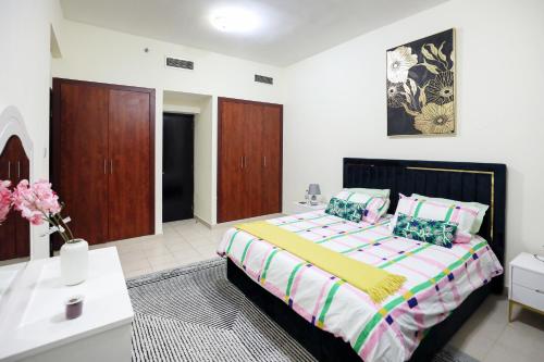 LUXURY 1BED MARINA VIEW JBR BEACH POoL PARKING, Dubaï (photo 3)
