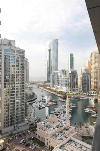 LUXURY 1BED MARINA VIEW JBR BEACH POoL PARKING, Dubai