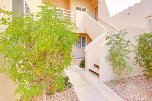 Steps to Indian Wells Condo with Golf Course Views!