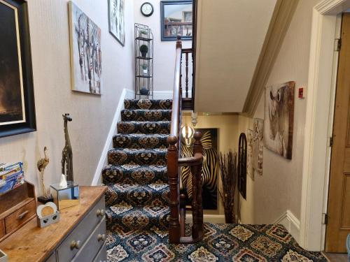 Warwick Lodge - image 10