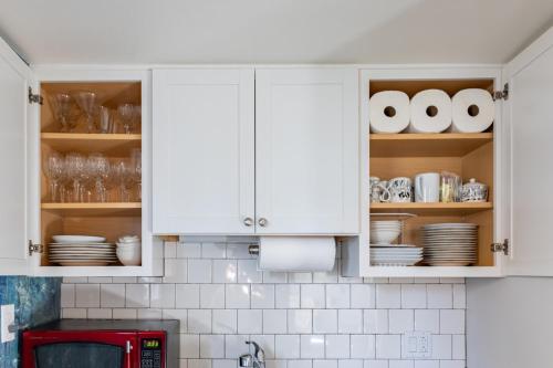 Grand millennial Style UW Cap Hill EV near Japanese Garden