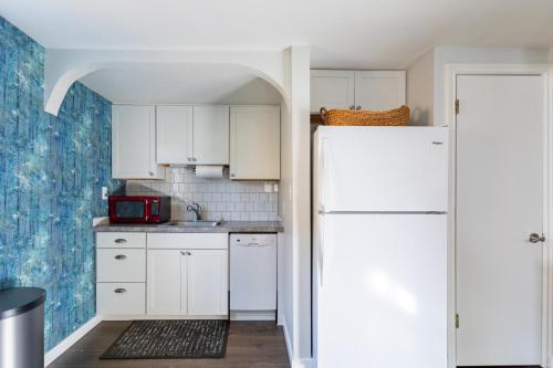 Grand millennial Style UW Cap Hill EV near Japanese Garden