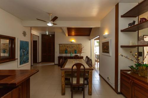 Casa com 4 Suítes e Piscina em Búzios | PZ 1214 (Casa com 4 Suites e Piscina em Buzios | PZ 1214) in Формоса Бэй