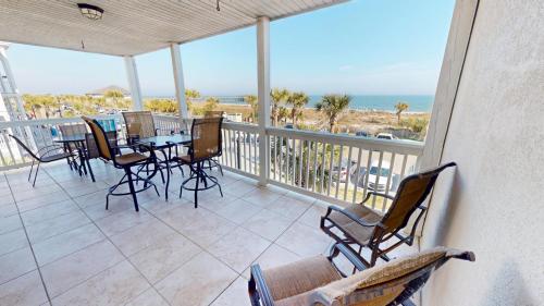 Dolphin Watch 05 by Tybee Beach Vacation Rentals Dolphin Watch 05 by Tybee Beach Vacation Rentals
