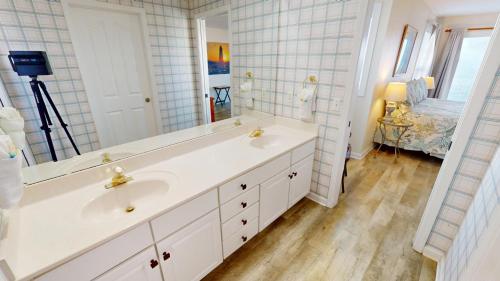 Dolphin Watch 05 by Tybee Beach Vacation Rentals Dolphin Watch 05 by Tybee Beach Vacation Rentals