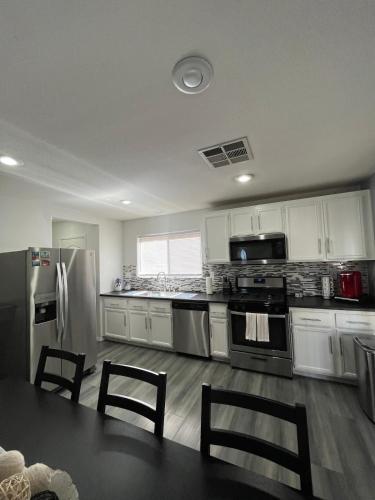 Beautiful 2 story home 20 minutes from the strip