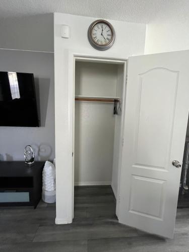 Beautiful 2 story home 20 minutes from the strip