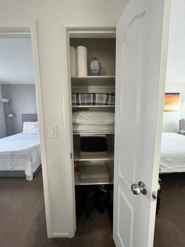 Beautiful 2 story home 20 minutes from the strip