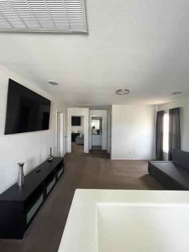 Beautiful 2 story home 20 minutes from the strip