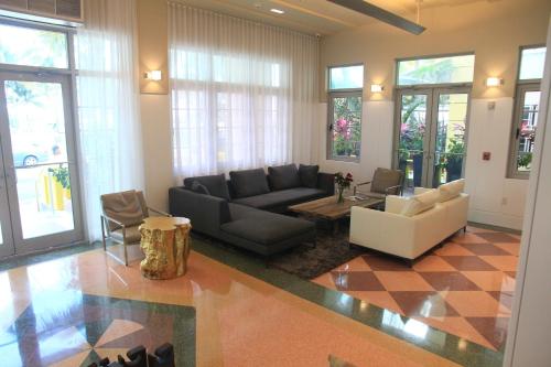Leslie Hotel Ocean Drive - image 14