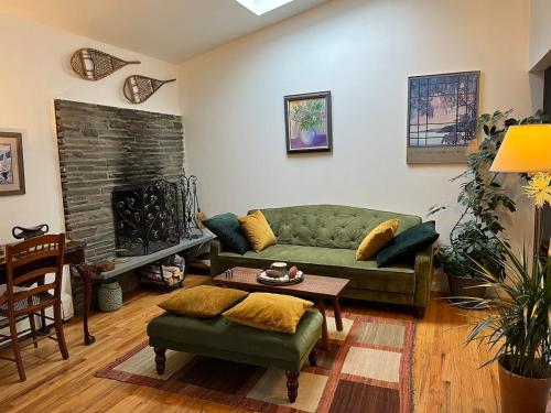 Charming home - views of Hunter Mountain slopes