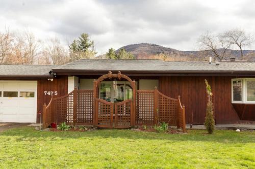 Charming home - views of Hunter Mountain slopes