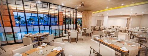 레스토랑, Hotel Dann Carlton Cali in 칼리