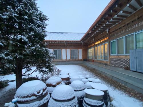 キョンジュ Verbena Hanok シングルルーム ロビー