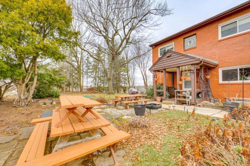 ‘Rustic Chic’ Retreat: 4 Mi to Kennywood! in West Mifflin (PA)