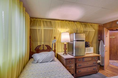 Rustic Chic Retreat 4 Mi to Kennywood!